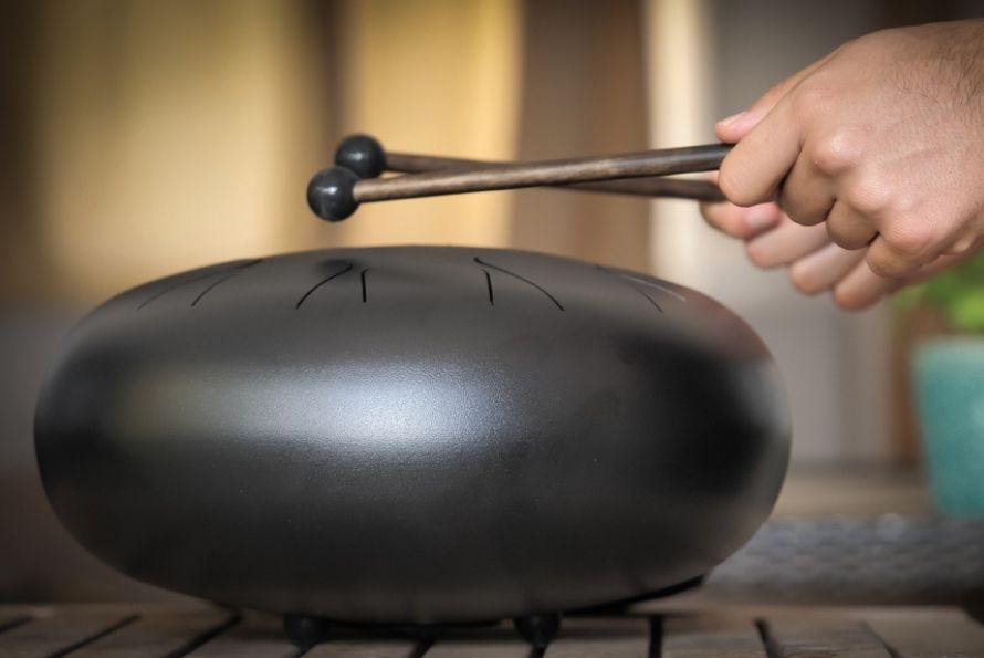 Tongue Drum tout savoir sur cet instrument zen