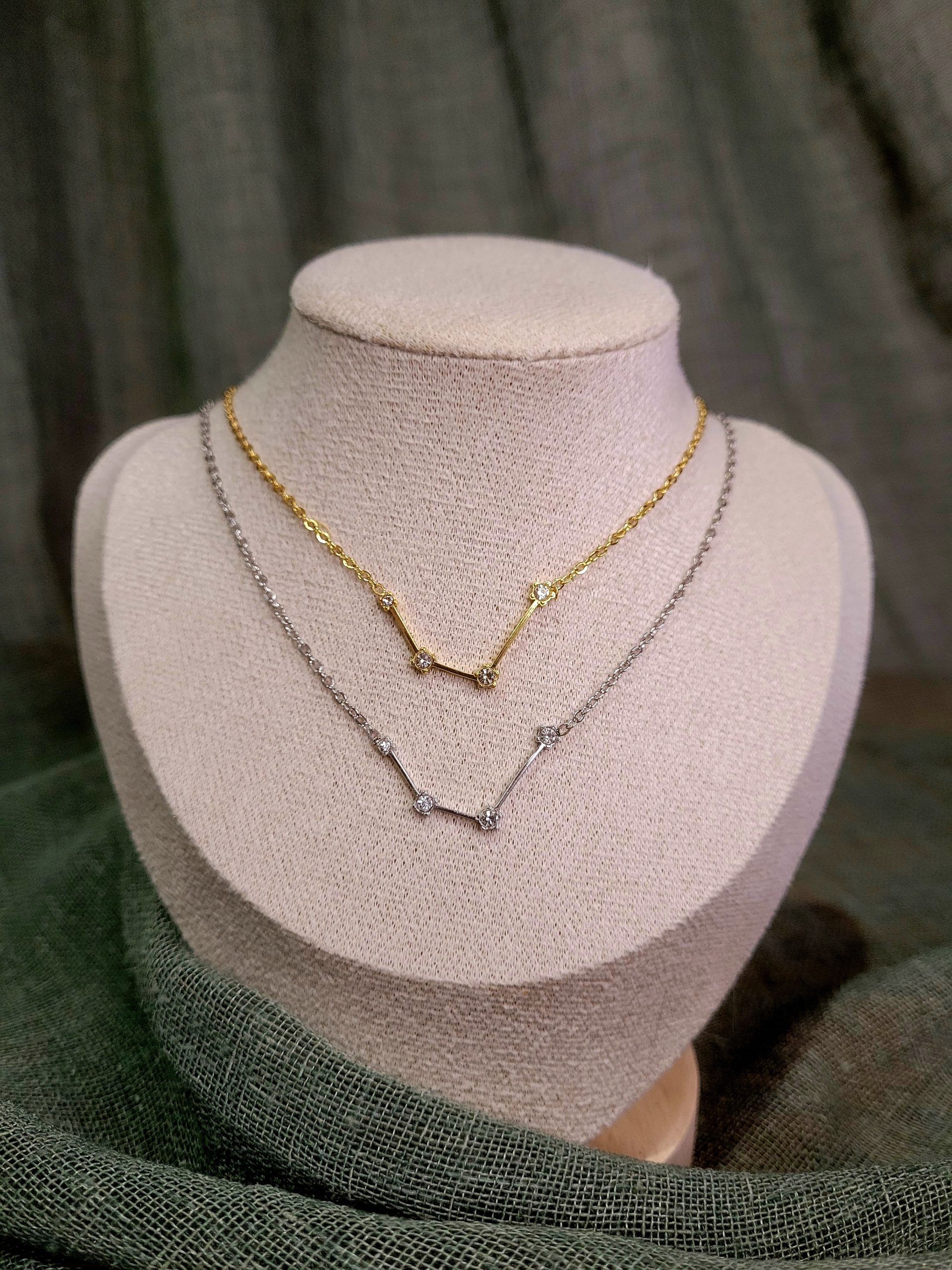 Collier Zodiaque Verseau en Argent - Élégance Astrologique